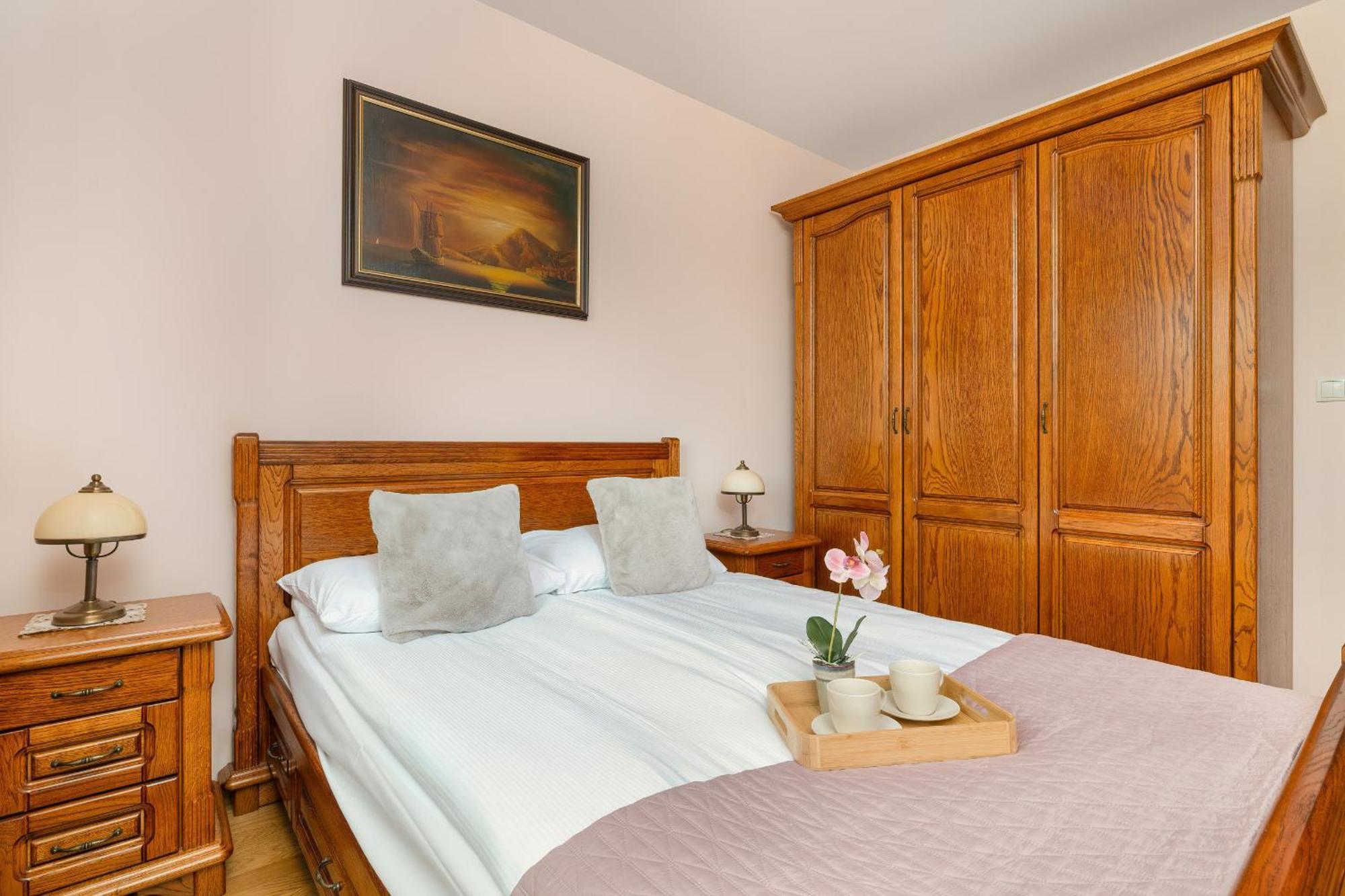 Przytulny Apartament Z Klimatyzacja I Parkingiem By Noclegi Renters คราคูฟ ภายนอก รูปภาพ